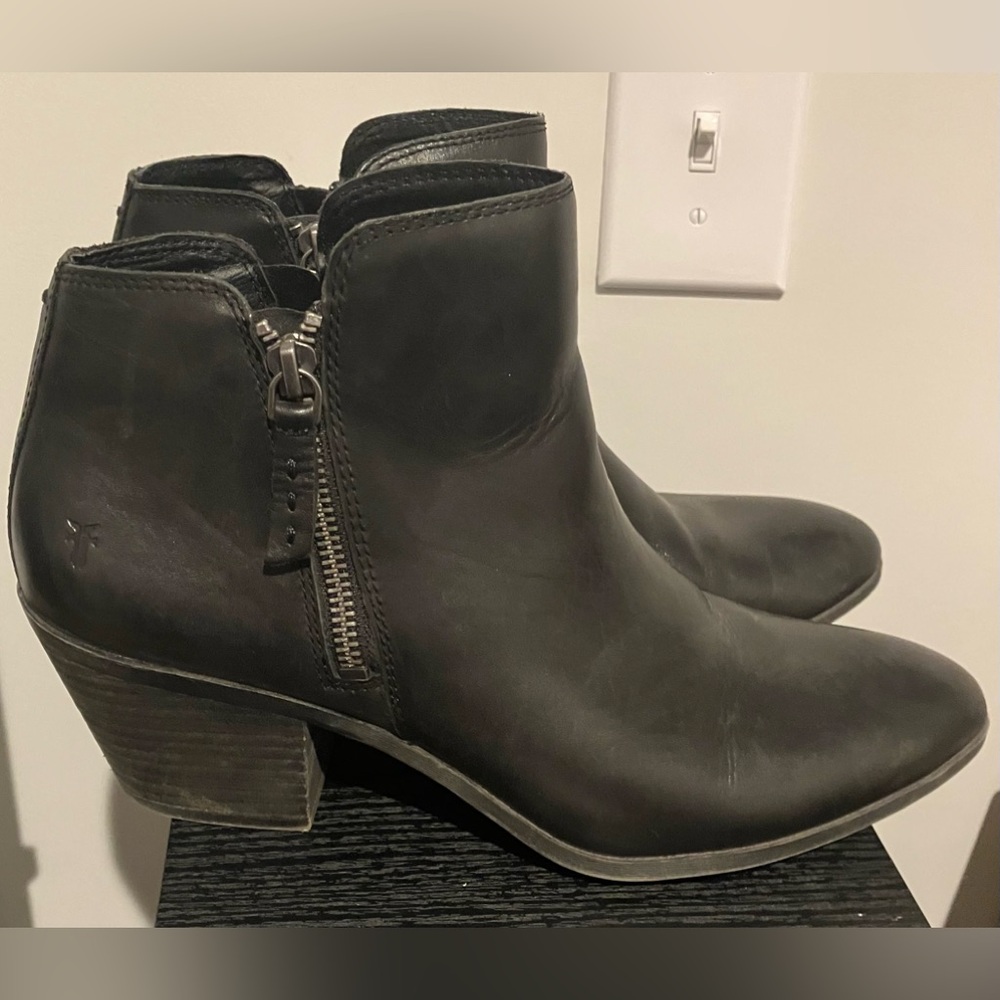 Frye boots double zipper 10M Black